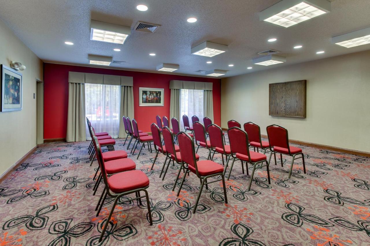Holiday Inn Express Hotel & Suites Lancaster-Lititz By Ihg Экстерьер фото